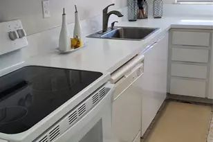 1400 St Charles Pl, Pembroke Pines, FL 33026 - Photo 9