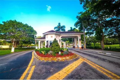 1400 Saint Charles Place #713, Pembroke Pines, FL 33026 - Photo 11