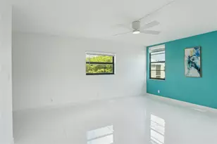 2205 S Cypress Bend Dr, Pompano Beach, FL 33069 - Photo 9