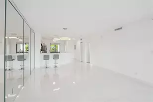 2205 S Cypress Bend Dr, Pompano Beach, FL 33069 - Photo 21