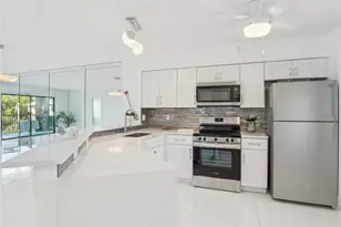 2205 S Cypress Bend Dr, Pompano Beach, FL 33069 - Photo 15