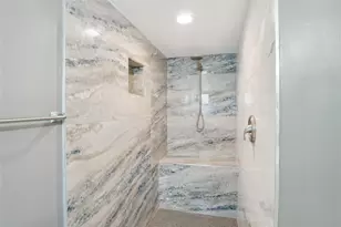 2205 S Cypress Bend Dr, Pompano Beach, FL 33069 - Photo 15