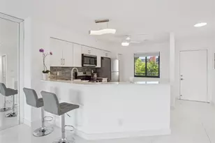 2205 S Cypress Bend Dr, Pompano Beach, FL 33069 - Photo 19