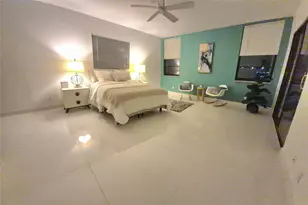 2205 S Cypress Bend Dr, Pompano Beach, FL 33069 - Photo 11