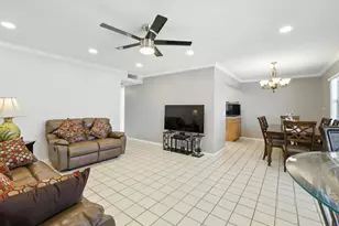 61 Somerset C, West Palm Beach, FL 33417 - Photo 9