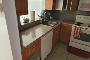 1001 Colony Point Cir, Pembroke Pines, FL 33026 - Photo 5