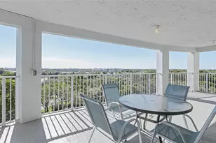 625 Oaks Dr, Pompano Beach, FL 33069 - Photo 3