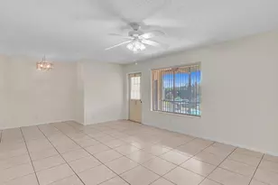 305 Knotty Pine Cir, Greenacres, FL 33463 - Photo 11