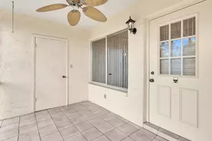 305 Knotty Pine Cir, Greenacres, FL 33463 - Photo 3