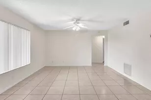 305 Knotty Pine Cir, Greenacres, FL 33463 - Photo 7