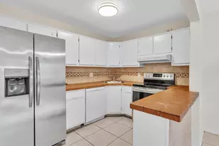 305 Knotty Pine Cir, Greenacres, FL 33463 - Photo 15