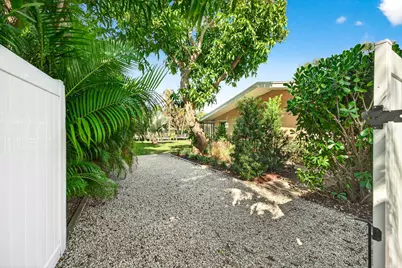 547 E Causeway Boulevard, Vero Beach, FL 32963 - Photo 7