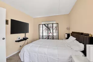 310 Knotty Pine Cir, Greenacres, FL 33463 - Photo 13