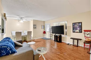 310 Knotty Pine Cir, Greenacres, FL 33463 - Photo 7