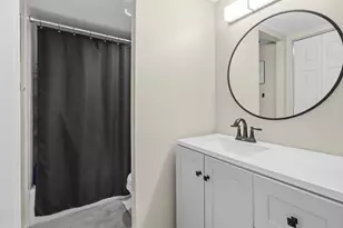 9410 Poinciana Pl, Davie, FL 33324 - Photo 15