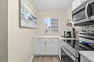 9410 Poinciana Pl, Davie, FL 33324 - Photo 5