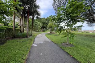 4400 Hillcrest Dr, Hollywood, FL 33021 - Photo 23