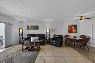 4400 Hillcrest Dr, Hollywood, FL 33021 - Photo 9