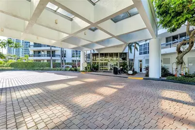 3500 Mystic Pointe Drive, Aventura, FL 33180 - Photo 3