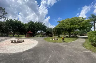 393 Bennington Ln, Lake Worth Beach, FL 33467 - Photo 21