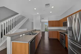 2725 NE 8th Ave, Wilton Manors, FL 33334 - Photo 3