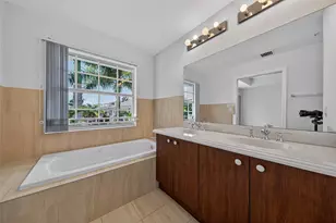 2725 NE 8th Ave, Wilton Manors, FL 33334 - Photo 13