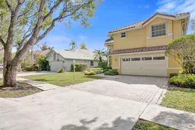 11064 Bismarck Place, Hollywood, FL 33026 - Photo 3