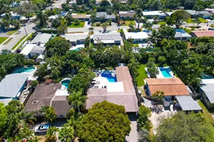 1574 NE 38th St, Oakland Park, FL 33334 - Photo 15