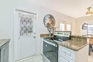 1574 NE 38th St, Oakland Park, FL 33334 - Photo 47