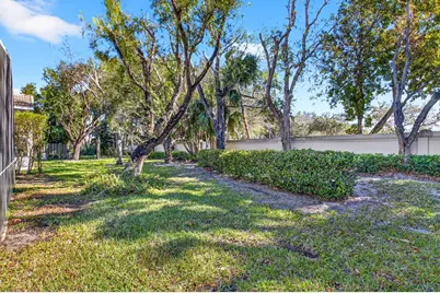 9820 Lemonwood Drive, Boynton Beach, FL 33437 - Photo 39