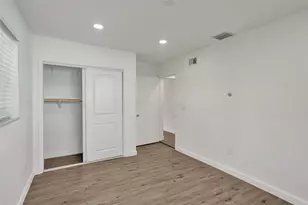 30 NE 139th St, North Miami, FL 33161 - Photo 41