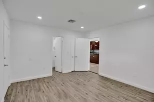 30 NE 139th St, North Miami, FL 33161 - Photo 27