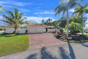 2740 NE 21st Ct, Fort Lauderdale, FL 33305 - Photo 3