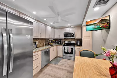 3960 Oaks Clubhouse Drive #407, Pompano Beach, FL 33069 - Photo 13