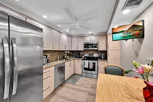 3960 Oaks Clubhouse Dr, Pompano Beach, FL 33069 - Photo 13