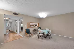 3960 Oaks Clubhouse Dr, Pompano Beach, FL 33069 - Photo 11