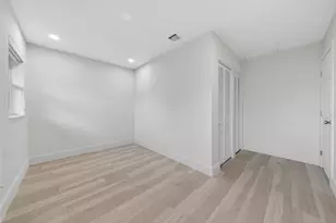 1762 NE 38th St, Oakland Park, FL 33334 - Photo 33