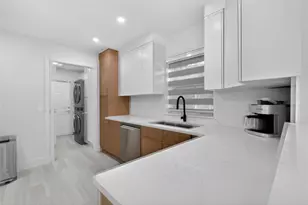 1762 NE 38th St, Oakland Park, FL 33334 - Photo 7