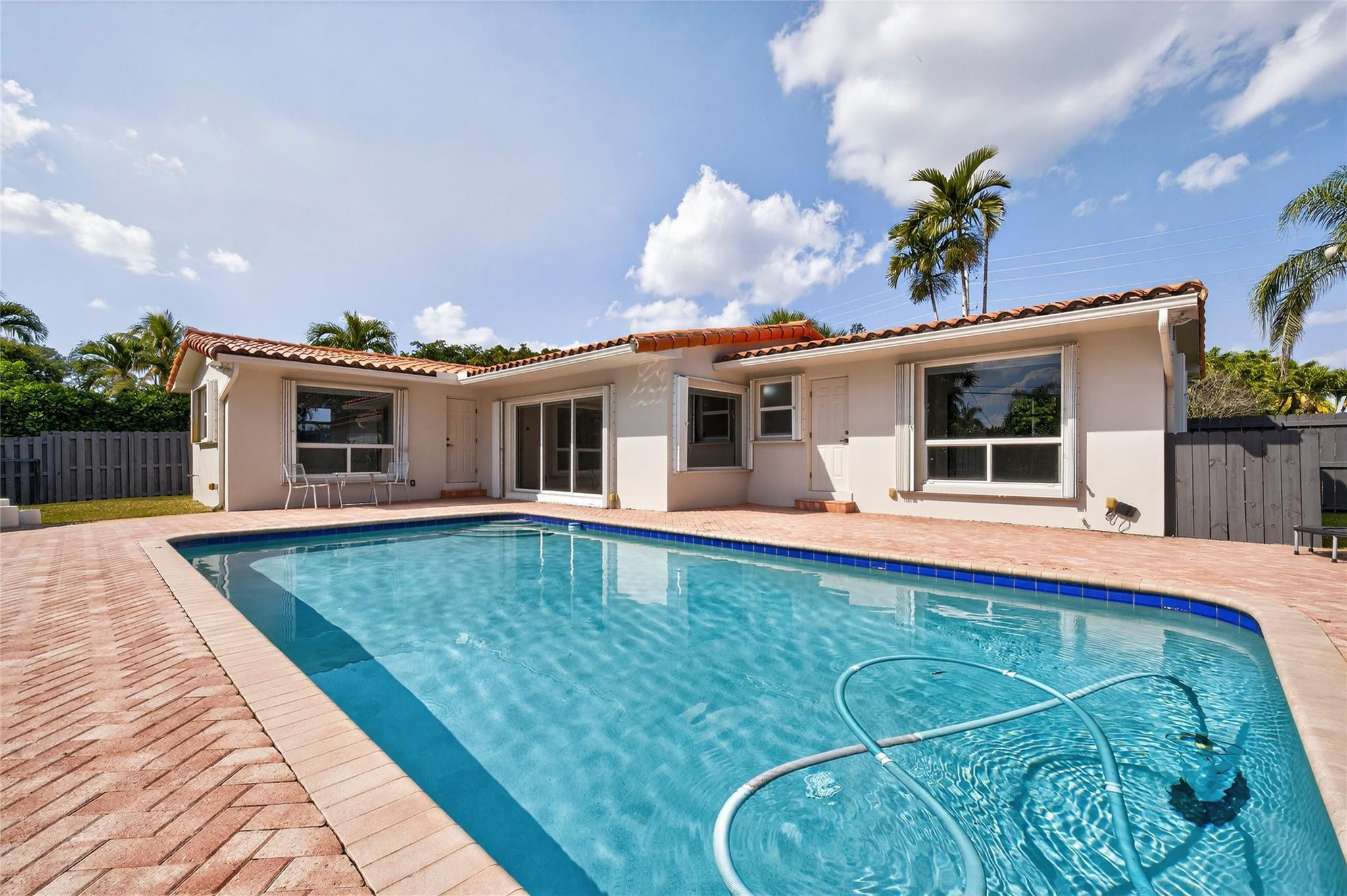 1762 NE 38th St - 1762 NE 38th St, Oakland Park, FL 33334 Luxury Property | Jose Angel Pina