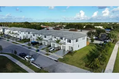 4611 NW 118th Avenue, Coral Springs, FL 33076 - Photo 3