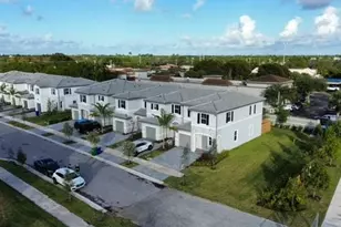 4611 NW 118th Ave, Coral Springs, FL 33076 - Photo 3