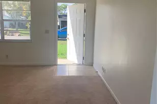 619 SE Clifton Ln, Port Saint Lucie, FL 34983 - Photo 3