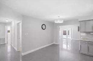 640 SW 68th Terrace, Pembroke Pines, FL 33023 - Photo 11