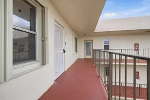 2801 Somerset Dr, Lauderdale Lakes, FL 33311 - Photo 23