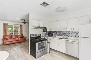 560-564 NE 34th St, Oakland Park, FL 33334 - Photo 29