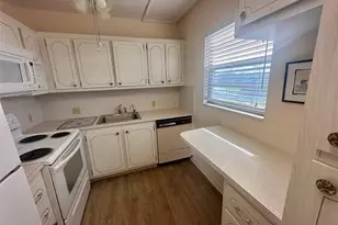 29 Preston A, Boca Raton, FL 33434 - Photo 3