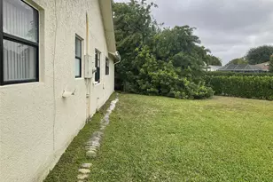 6269 Woodbury Rd, Boca Raton, FL 33433 - Photo 9