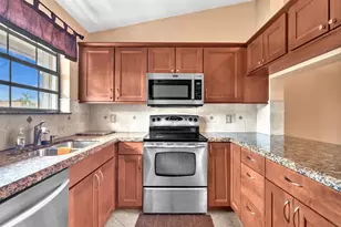 306 Congressional Way, Deerfield Beach, FL 33442 - Photo 5