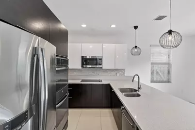 8751 NW 102nd Place, Doral, FL 33178 - Photo 15