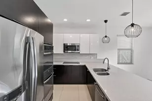 8751 NW 102nd Pl, Doral, FL 33178 - Photo 15